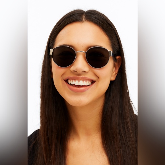 House of Harlow NWT Retro Black & Silver Sunglasses ?? main image 7
